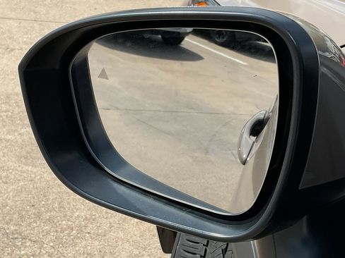 Used 2025 Nissan Rogue SV image 11