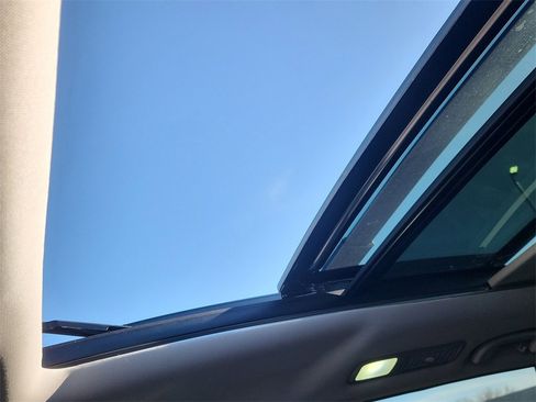 Used 2023 Subaru Ascent Limited w/ Technology Package image 27