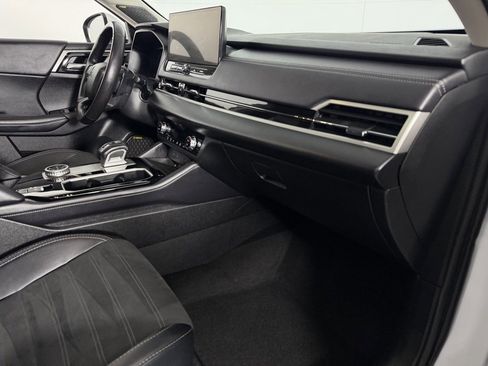 Used 2025 Mitsubishi Outlander SE image 34