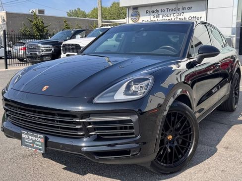 Used 2021 Porsche Cayenne Coupe AWD/4WD image 3