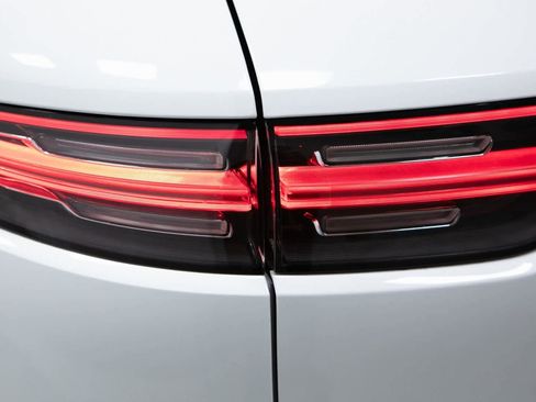 Certified 2022 Porsche Cayenne image 33