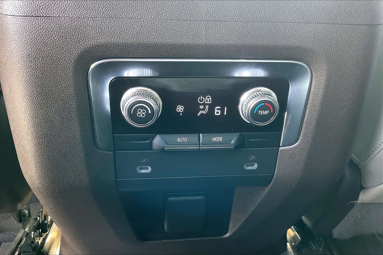 Certified 2023 GMC Yukon SLT RWD image 32
