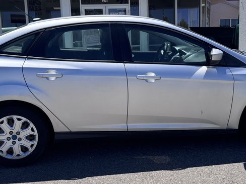 Used 2012 Ford Focus SE FWD image 9