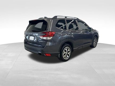 Used 2020 Subaru Forester Premium AWD/4WD image 32