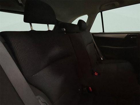 Used 2018 Subaru Outback 2.5i Premium image 12