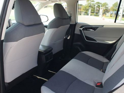 Used 2019 Toyota RAV4 XLE image 14