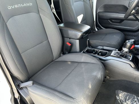 Certified 2023 Jeep Gladiator Overland image 9