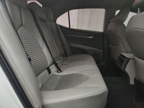 Used 2022 Toyota Camry SE w/ Cold Weather Package image 30