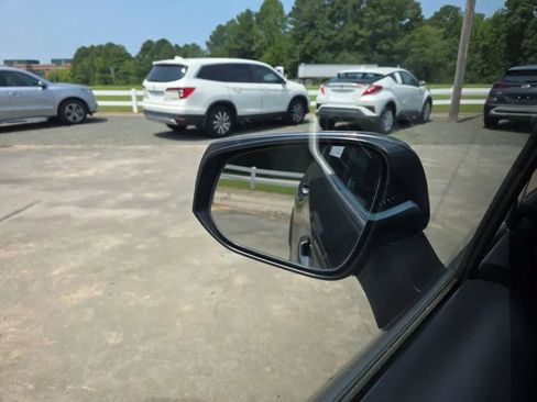 Used 2020 Toyota RAV4 XLE FWD image 25