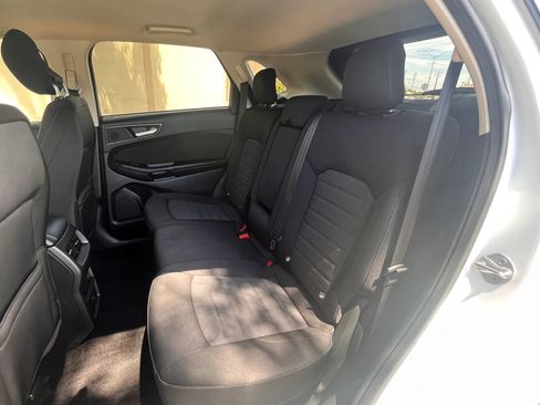 Used 2018 Ford Edge SE FWD image 12