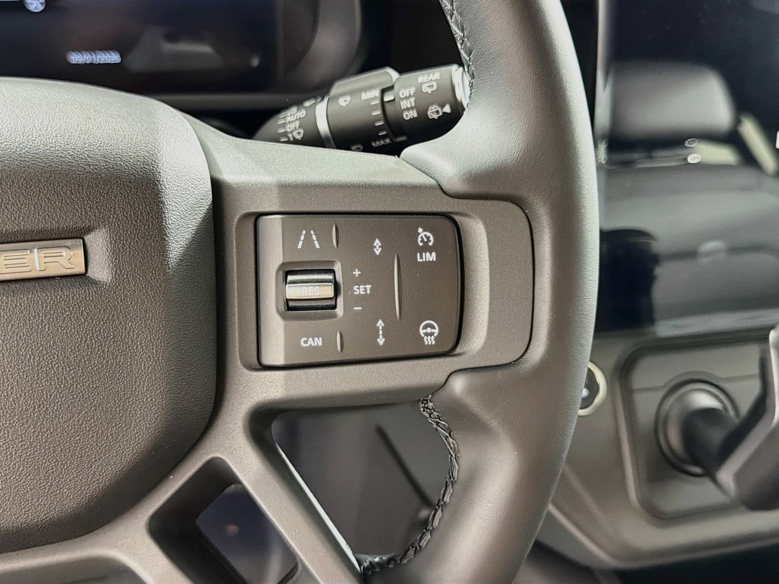 New 2026 Land Rover Defender 130 X-Dynamic SE AWD/4WD image 13