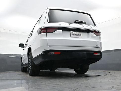 Used 2024 Jeep Wagoneer L Series II w/ Flexible Seating Group image 32