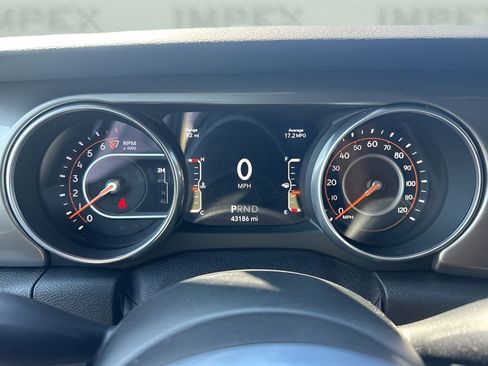 Used 2018 Jeep Wrangler Unlimited Sahara image 22