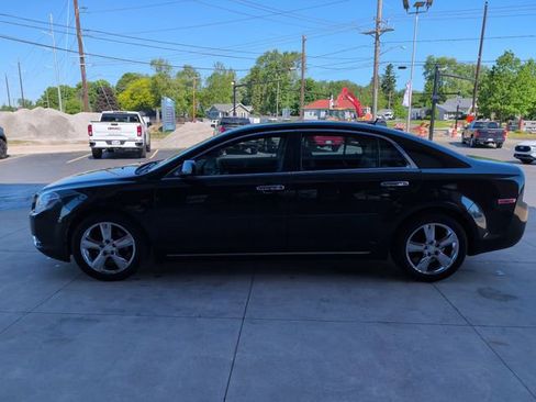 Used 2010 Chevrolet Malibu LT w/ Premium Mat Package FWD image 4