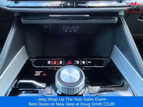 New 2025 Jeep Wagoneer L Series II image 18