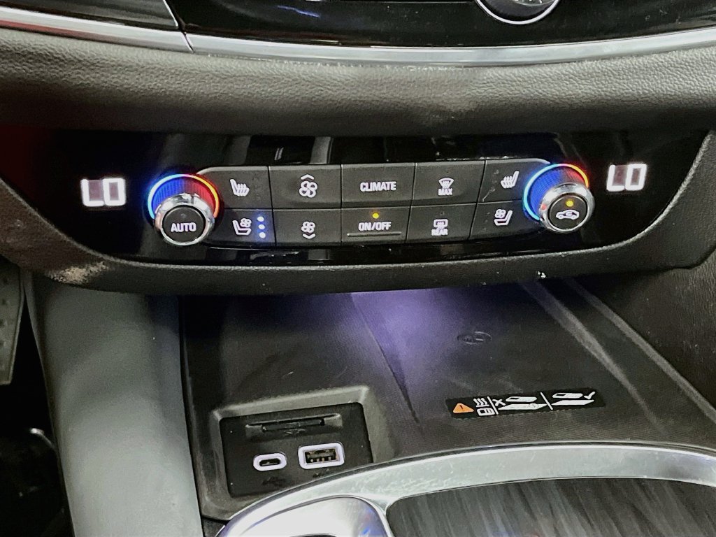 Used 2022 Buick Enclave Premium w/ Surround and Sites Package AWD/4WD image 16
