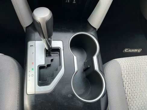 Used 2014 Toyota Camry LE image 18