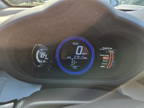 Used 2012 Toyota RAV4 EV image 41