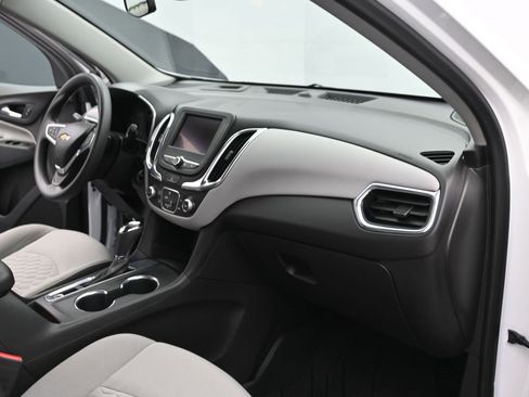 Used 2020 Chevrolet Equinox LS w/ LS Convenience Package image 29