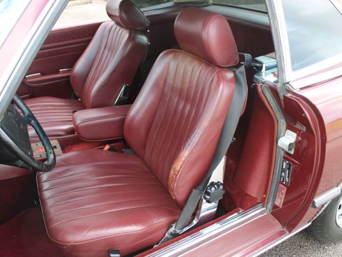 Used 1987 Mercedes-Benz 560 SL image 8