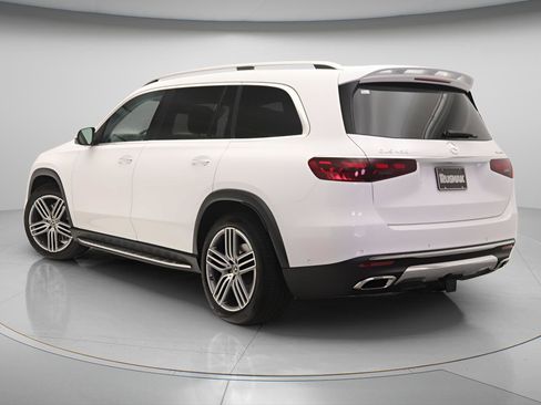New 2026 Mercedes-Benz GLS 450 4MATIC image 2