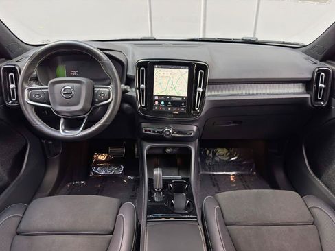 Used 2021 Volvo XC40 P8 Recharge w/ Advanced Package AWD/4WD image 12