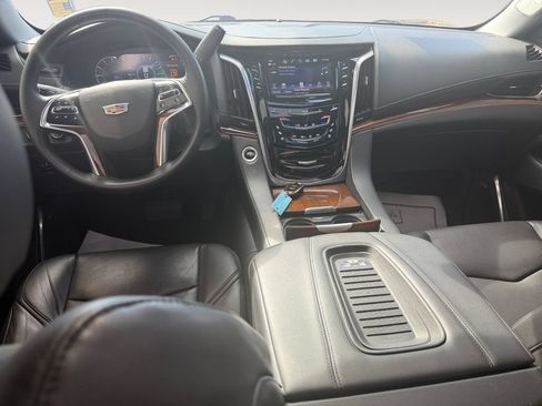 Used 2020 Cadillac Escalade ESV Premium Luxury AWD/4WD image 10