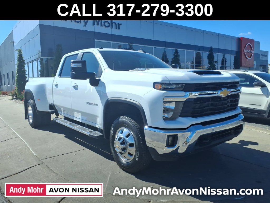 Used 2025 Chevrolet Silverado 3500 LT w/ Safety Package AWD/4WD image 2
