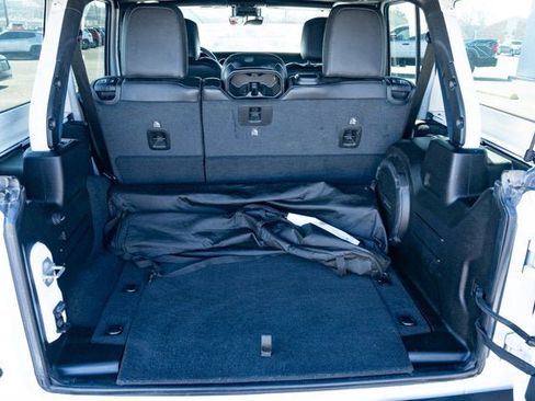 Certified 2022 Jeep Wrangler Unlimited Sahara w/ LED Lighting Group image 33