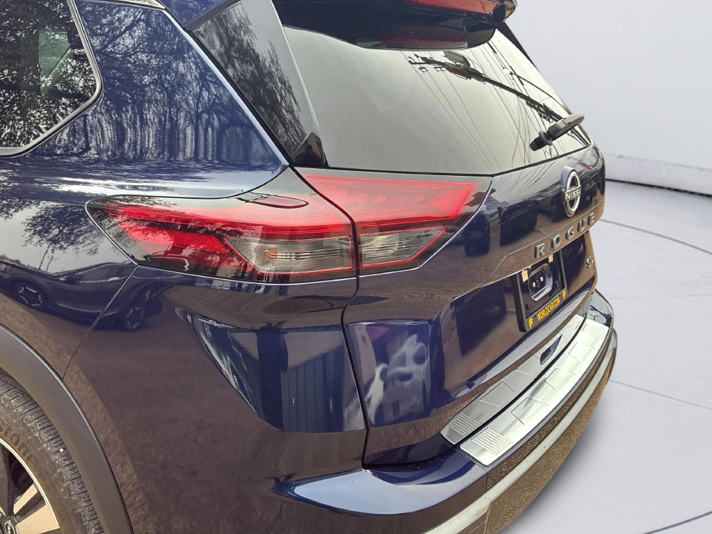 Used 2024 Nissan Rogue SL w/ SL Premium Package FWD image 35