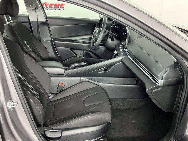 Used 2024 Hyundai Elantra SEL FWD image 29