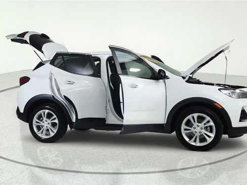 Used 2021 Buick Encore GX Preferred w/ Cold Weather Comfort Package FWD image 8