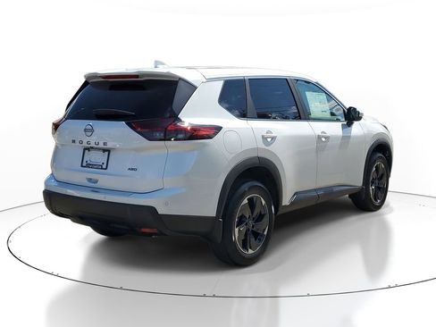 New 2026 Nissan Rogue SV image 4