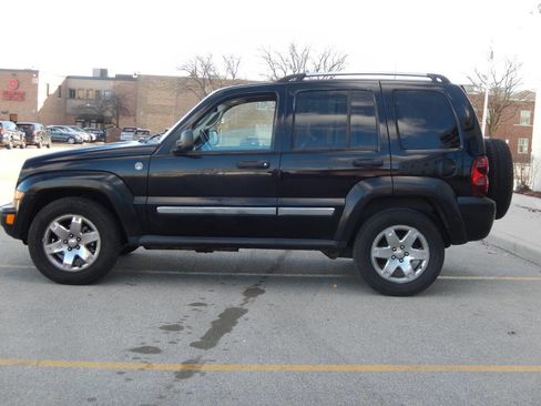 Used 2005 Jeep Liberty Limited image 10