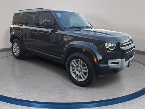 Used 2025 Land Rover Defender 110 S image 3