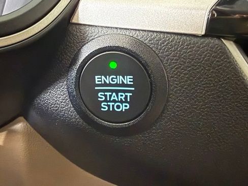 Used 2022 Ford Escape SE w/ Convenience Package FWD image 31