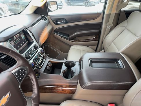 Used 2015 Chevrolet Suburban LT image 18