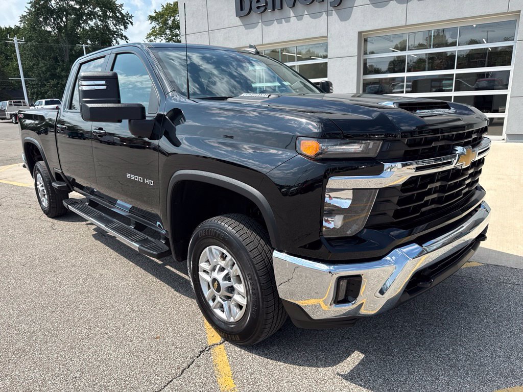 Used 2025 Chevrolet Silverado 2500 LT w/ Convenience Package AWD/4WD image 13
