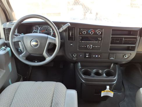 Used 2025 Chevrolet Express 3500 LS RWD image 6