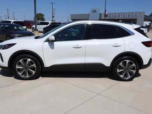 Used 2024 Ford Escape Platinum w/ Premium Technology Package AWD/4WD image 9