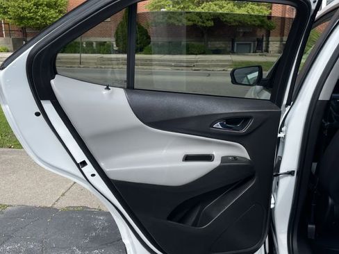 Used 2024 Chevrolet Equinox LT w/ LPO, Floor Liner Package FWD image 9