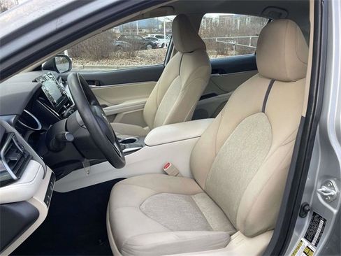 Used 2022 Toyota Camry LE image 22