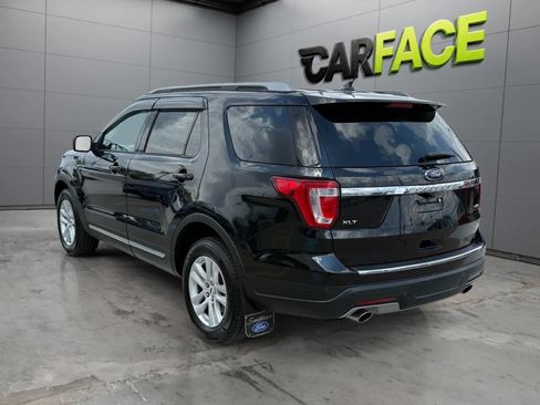 Used 2018 Ford Explorer XLT w/ Equipment Group 202A AWD/4WD image 8