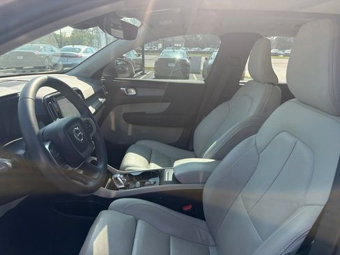 Used 2024 Volvo XC40 B5 Plus w/ Climate Package AWD/4WD image 7