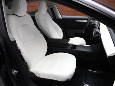 Used 2023 Tesla Model 3 Standard Range image 28