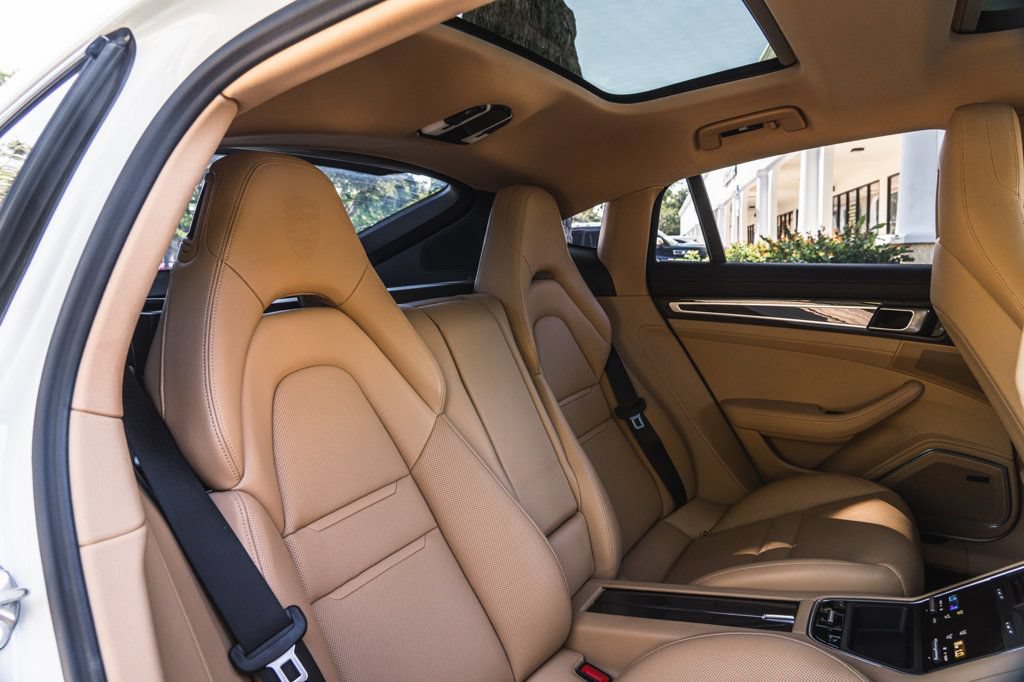 Used 2023 Porsche Panamera image 23