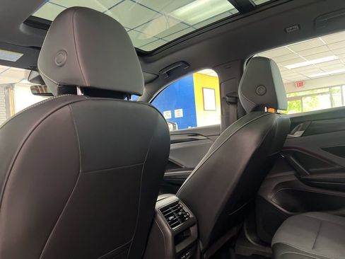 Used 2025 Volkswagen Tiguan SE R-Line AWD/4WD image 18