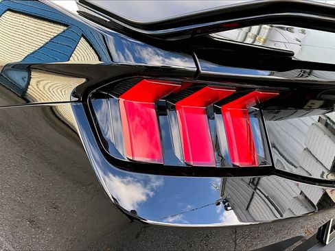 Used 2025 Ford Mustang Dark Horse image 27