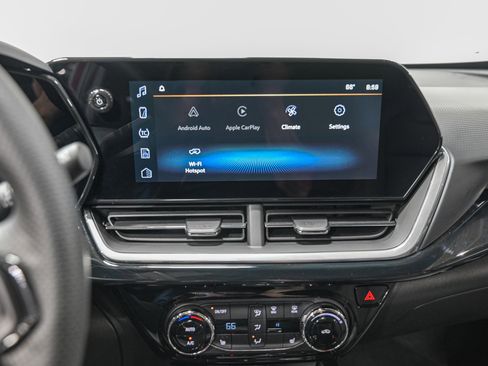 Used 2025 Chevrolet Trax RS w/ Driver Confidence Package image 20