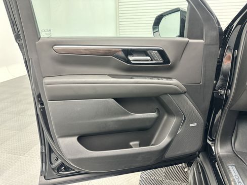 New 2026 Chevrolet Suburban LT w/ Comfort Package AWD/4WD image 26